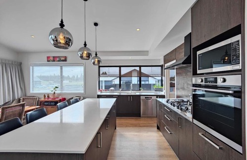 Te Anau House | Te Anau Fiordland’s Finest