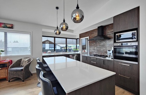 Te Anau House | Te Anau Fiordland’s Finest