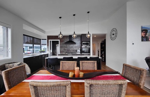 Te Anau House | Te Anau Fiordland’s Finest