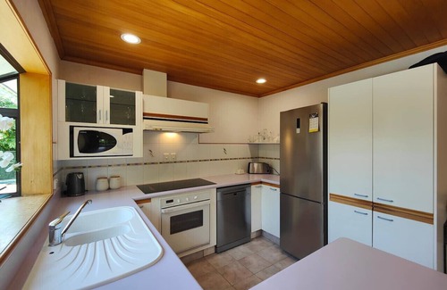 Te Anau House | Te Anau Happy Days Hideaway