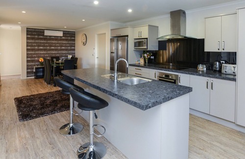 Napier Cottage | Te Awa Napier Treasure - Napier Holiday Home