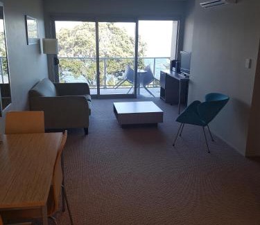 Te Kaha Hotel | Te Kaha Beach Hotel