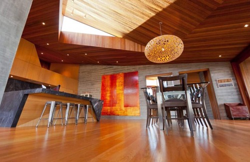 Wanaka House | Te Kahu | Architecturally designed villa | Private lake access