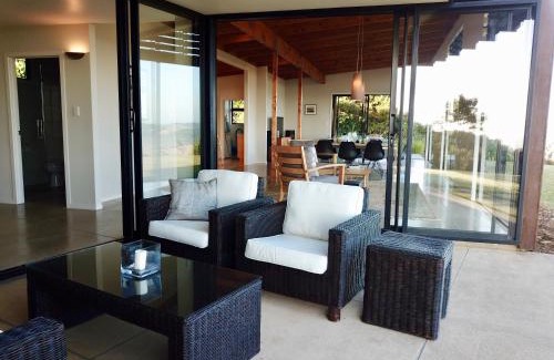 Taiharuru Villa | Te Kahu Pacific View
