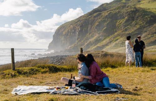 Te Akau House | Te Karaka Lodge