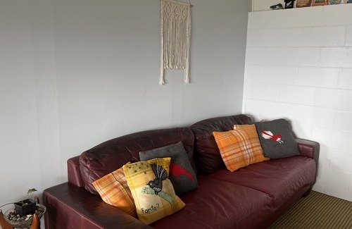 Te Mata Apartment | Te Mata Bach a road back from Te Mata beach