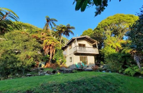 Punakaiki Cabin | Te Nikau Retreat