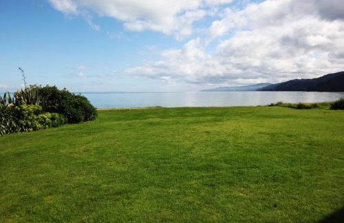 Te Puru Cabin | Te Puru Beach Lodge