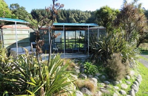 Palliser Bay House | Te Rakau Cabins - a wildlife haven and retreat