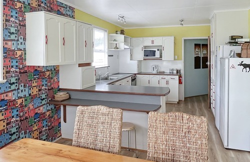 Himatangi Beach House | Te Rangimarie a fully fenced pet friendly home