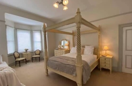 Blayney Bed & Breakfast | Te Rata House - Master Suite