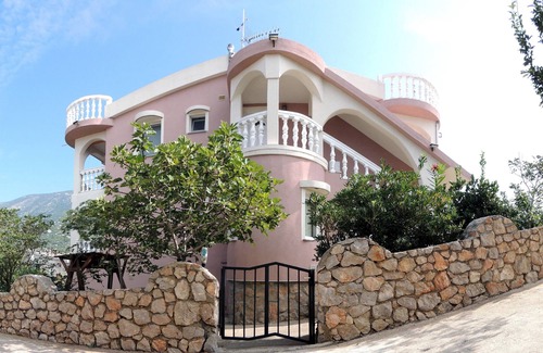 Cesarica Apartment | Tea 3-Lovely seaside apartment in the nice house within the nature park Velebit