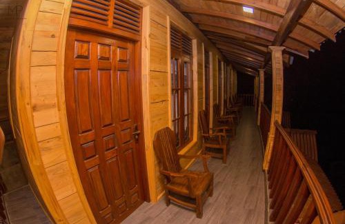 Nallathanniya Hotel | Tea Breeze Motel