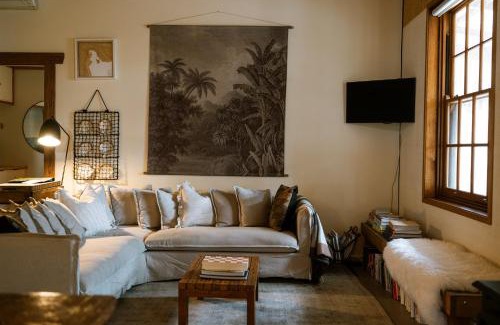 Waterhouse House | 'Tea Tree' Private Retreat with Outdoor Bath