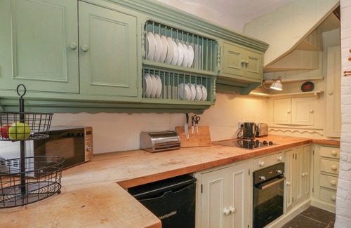 Kinnerton Cottage | TEACHER'S COTTAGE, pet friendly, with open fire in Presteigne