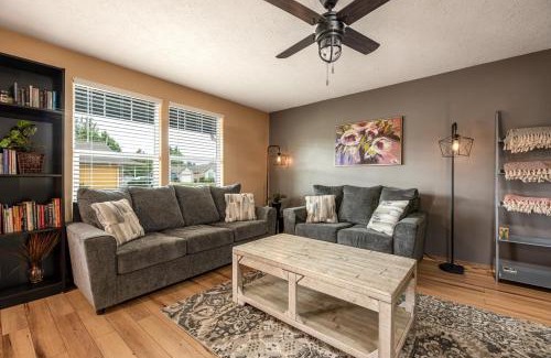 Albany House | Teak- a North Albany family home