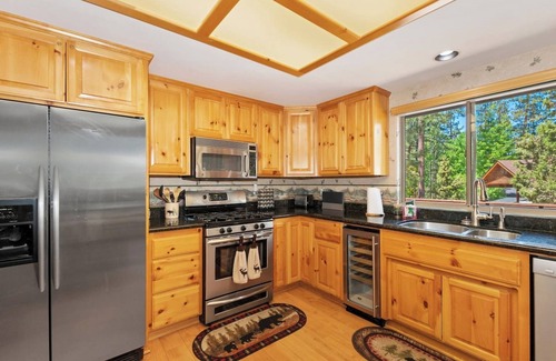 Eagle Mountain Estates Cabin | Teakwood Cozy Wood Cabin with Fireplace
