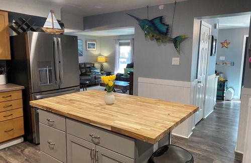 Ocean Pines House | Teal Bay Getaway- Waterfront, 2 Masters, Pet Friendly, 5+ Bedrooms, Sleeps 17+