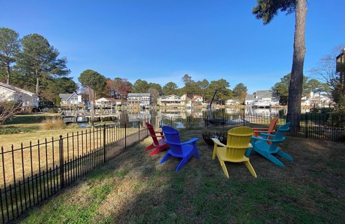 Ocean Pines House | Teal Bay Getaway- Waterfront, 2 Masters, Pet Friendly, 5+ Bedrooms, Sleeps 17+
