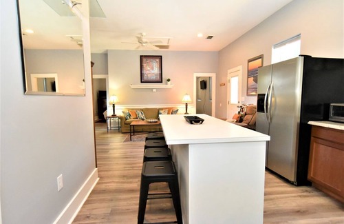 Charleston House | Teal Door Inn-With Fire Pit!