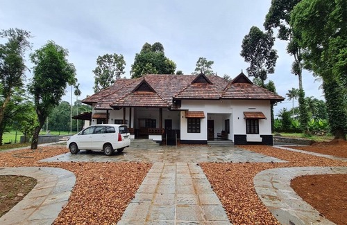 Kuttattukulam Villa | Teal Heritage Villa - Koothattukulam