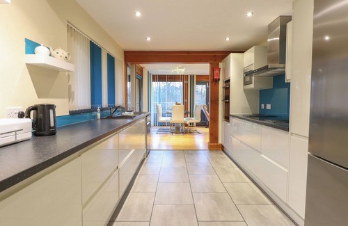 Irstead House | TEALBY, family friendly, luxury holiday cottage in Horning