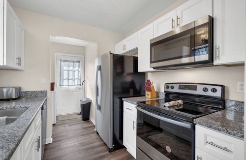 Oak Grove House | Team Travel Made Easy – Work Stay Wish, Granted!