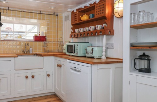 Polperro Cottage | TEANA COTTAGE, pet friendly, character holiday cottage in Polperro