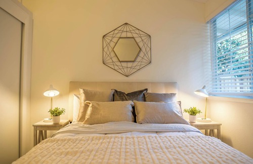 Rancho Rinconada Bed & Breakfast | Tech Retreat: Bike-Friendly to Apple offices, Walk to Main Street Eats!