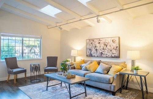 Rancho Rinconada Bed & Breakfast | Tech Retreat: Bike-Friendly to Apple offices, Walk to Main Street Eats!