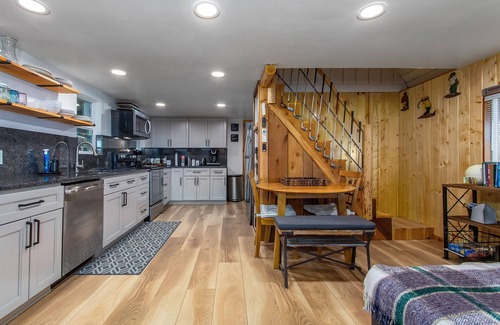 Packwood Cabin | Tee & Ski Cabin | AC, Golf, Firepit