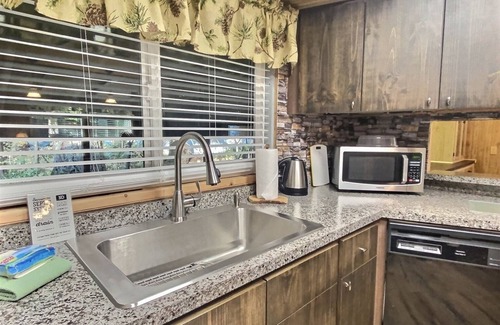 Packwood Cabin | Tee Time | BBQ, Wifi | 3 Bed, 2 Bath
