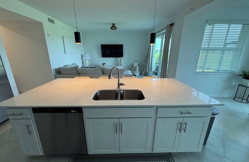 Venice Condo | Tee Times and Sunshine- Brand NEW 1st floor condo gated community in WPGCC