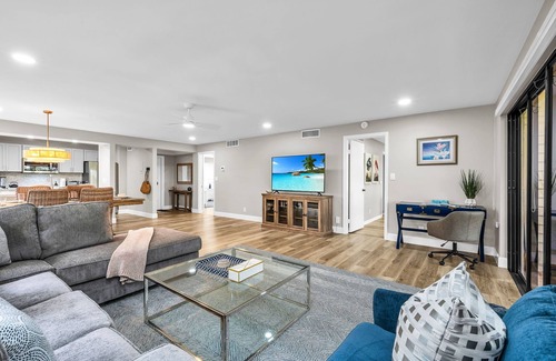 Hunt Club House | Tee Up for Relaxation: Golfview PGA National Condo
