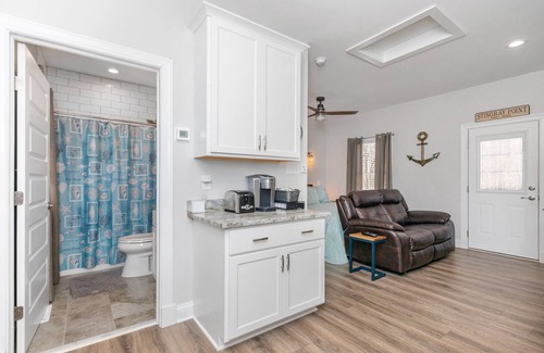 Deltaville House | Teenie Weenie Luxury Guest House in Deltaville