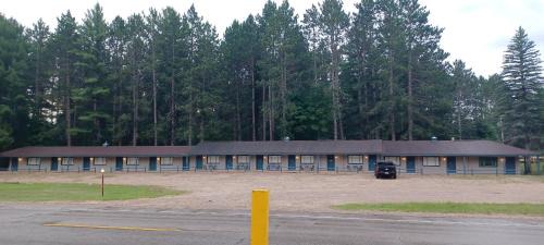 Roscommon Apartment | TeePee Room 3- Newly Renovated