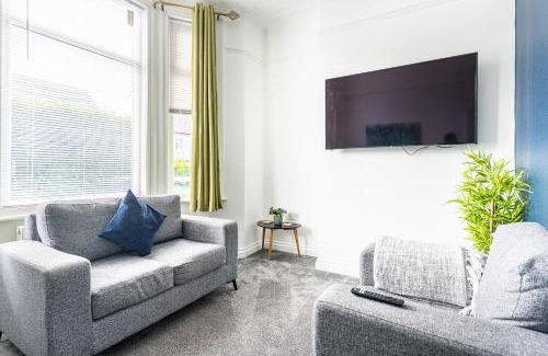 Redcar Apartment | Teesside House - Sleeps up to 10