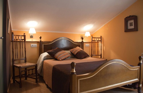 Coana Bed & Breakfast | Teixedo Room - Los Galpones Rural Apartments