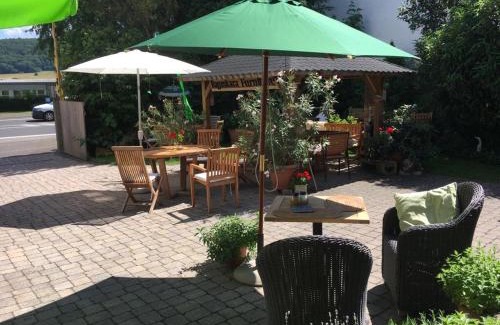 Eichelsdorf Bed & Breakfast | Tektona "Bed & Breakfast"