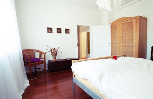 Eichelsdorf Bed & Breakfast | Tektona "Bed & Breakfast"