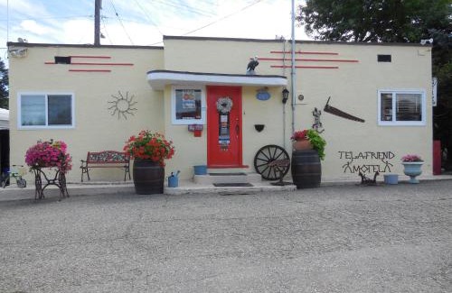 Vernon Hotel | Tel-A-Friend Motel