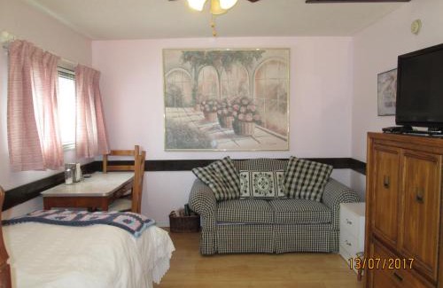Vernon Hotel | Tel-A-Friend Motel