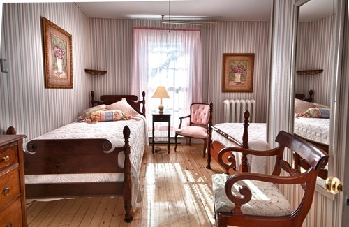 Baddeck Hotel | Telegraph House