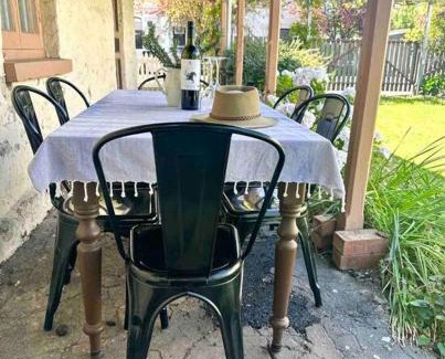Penola House | Telegraph Station Stays