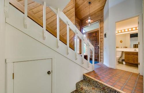 Elkhorn Village House | Teleidoscope Retreat