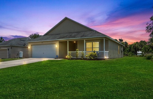 Port Malabar House | TellyCares Home- spacious 3/2, sleeps 8 people