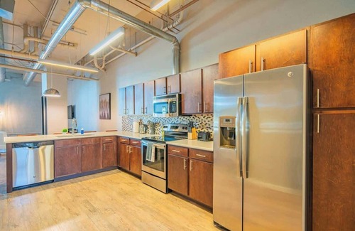 Tempe Apartment | Tempe Close To ASU | Pool, Gym, W/D & Parking