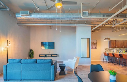 Tempe Apartment | Tempe Close To ASU | Pool, Gym, W/D & Parking