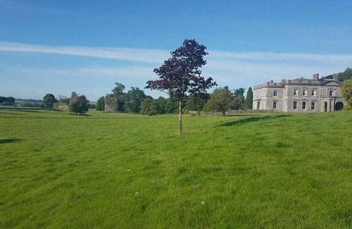 Fivemilebourne House | Temple House, a member of the Storied Collection