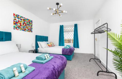 Whitkirk House | Temple House by Alt-Stay Accommodation - 15 Percent Off stays over 7 nights
